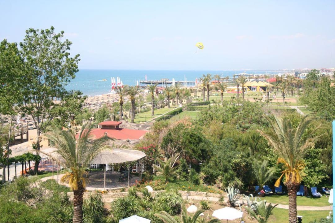 Cola Bar, Fussballplatz, Zirkus, Strand Asteria Family Belek