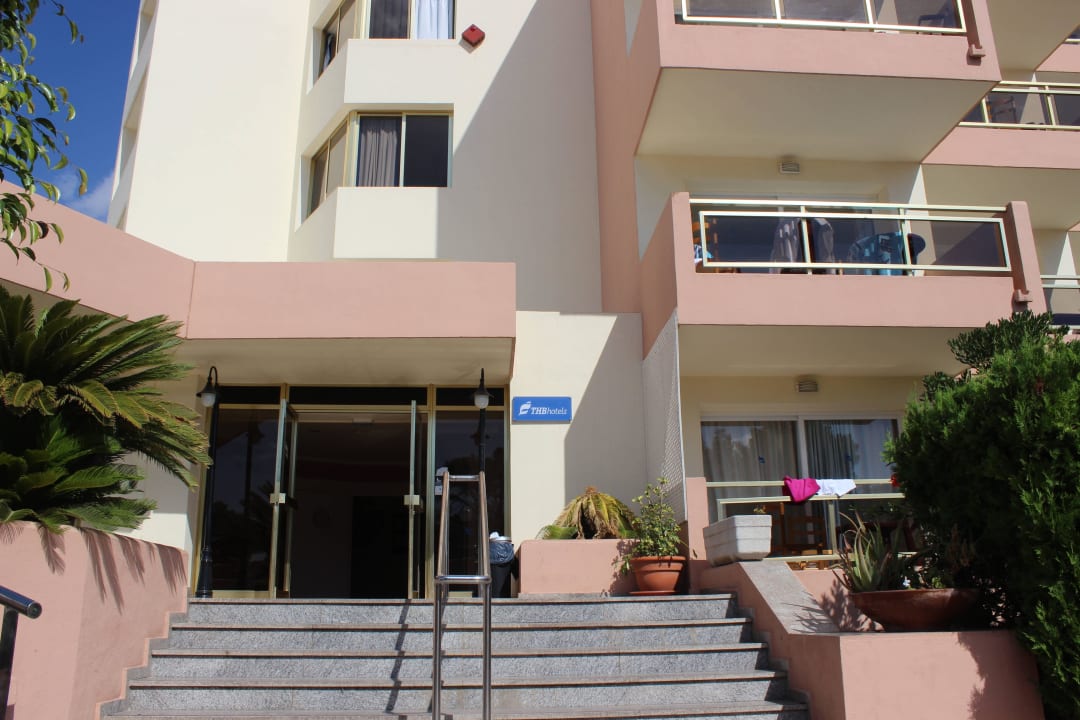 Haupteingang THB Naeco Ibiza