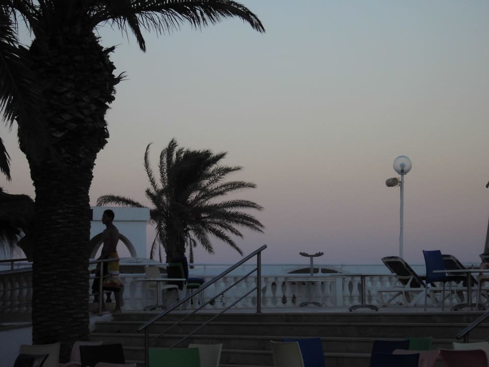 Ausblick von Bühne zu Pool Samira Club