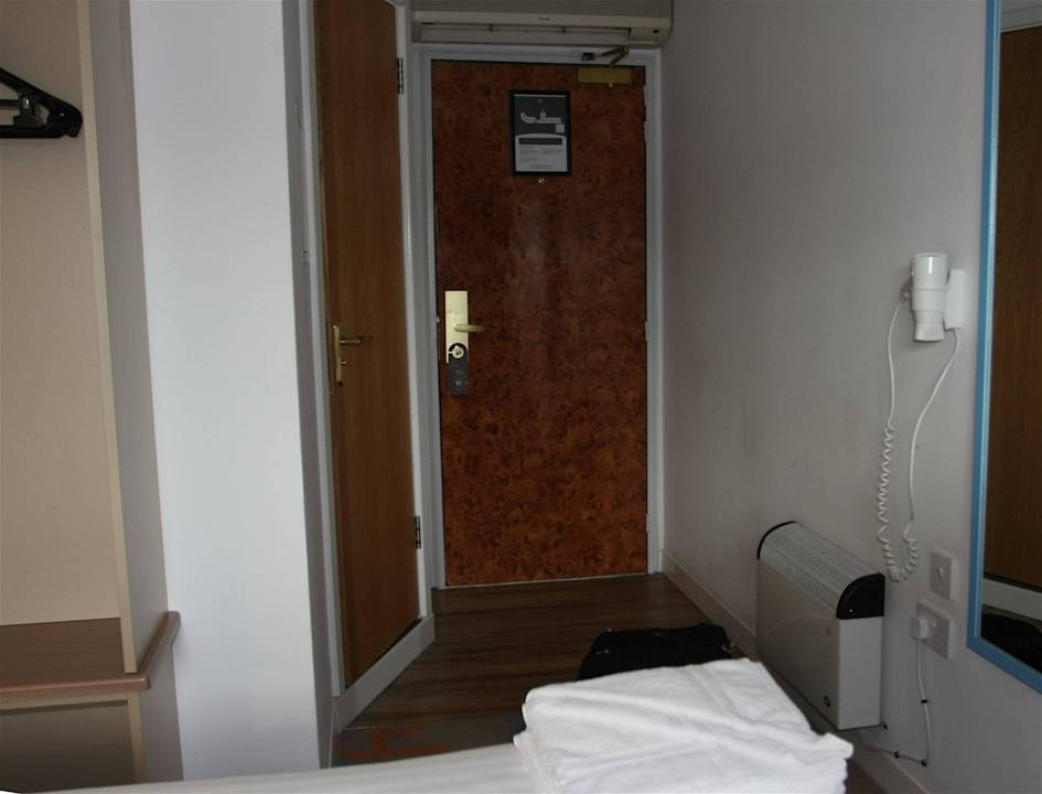 Bedroom ibis Styles London Excel