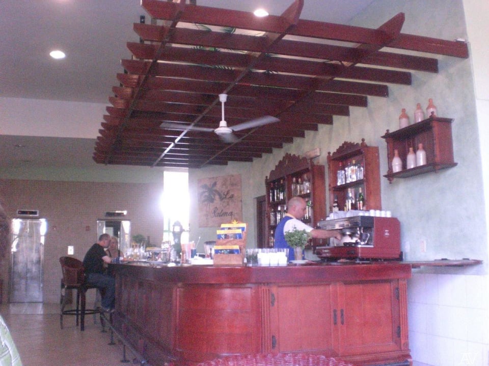 Бар в отеле Iberostar Origin Taínos