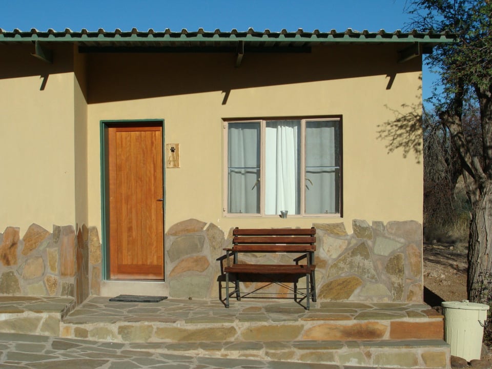 Außenansicht Zimmer Hammerstein Lodge & Camp