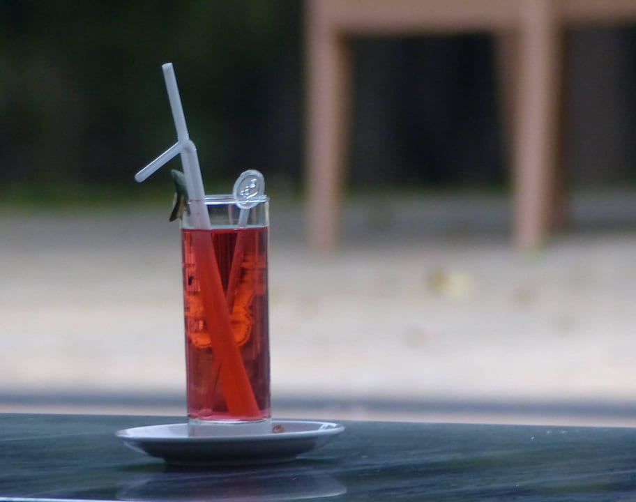 ... Animationsdrink an der Poolbar ... Hotel Amaya Lake