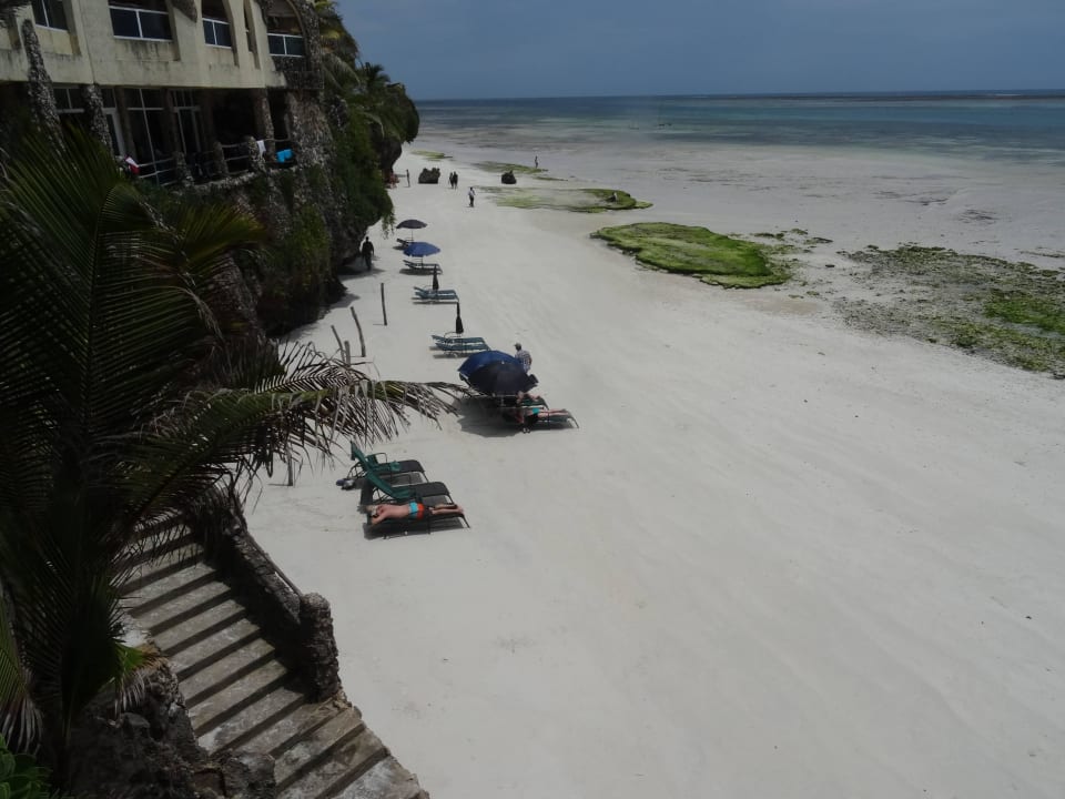 Blick auf den Strand Bahari Beach Hotel