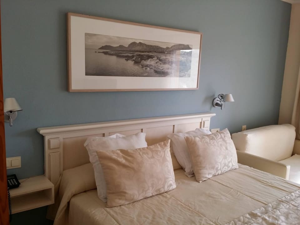 Das Bett Zafiro Cala Mesquida