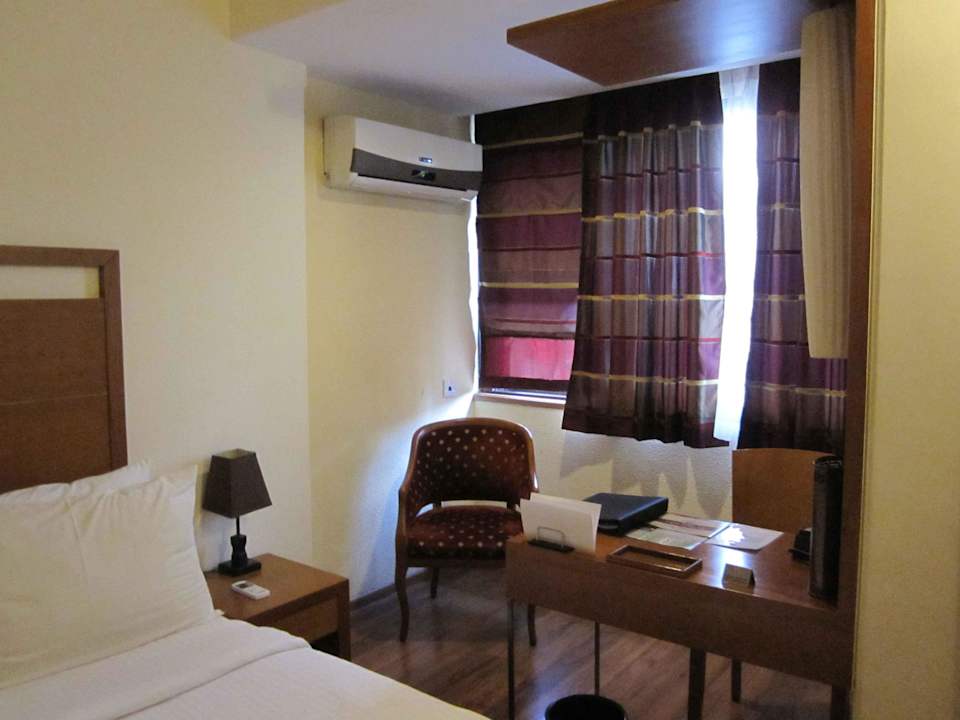 Zimmer The Shalimar Hotel