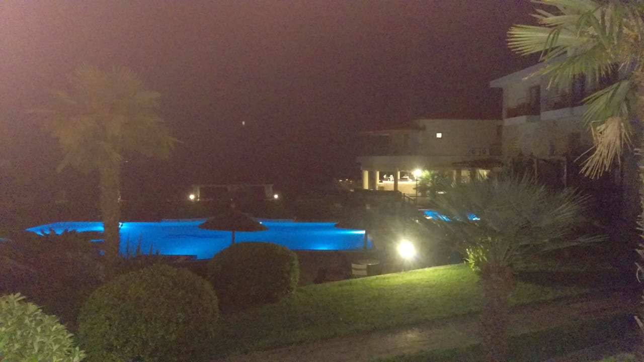 Pool im dunkeln Blue Bay Halkidiki