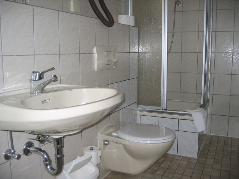 Duchbad Boutique 003 Köln am DOM, Trademark Collection by Wyndham