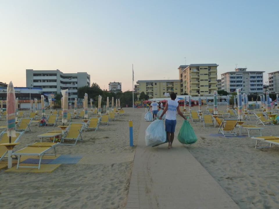 Abends wird saubergemacht Hotel Miramare