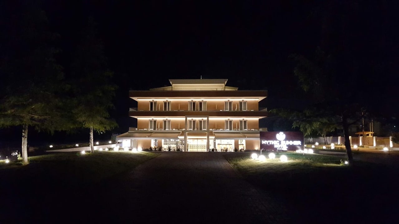 Außenansicht Mythic Summer Hotel