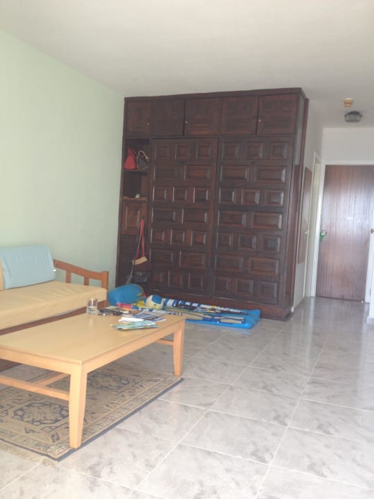 Blick vom Balkon ins Wohnzimmer Hotel Europalace