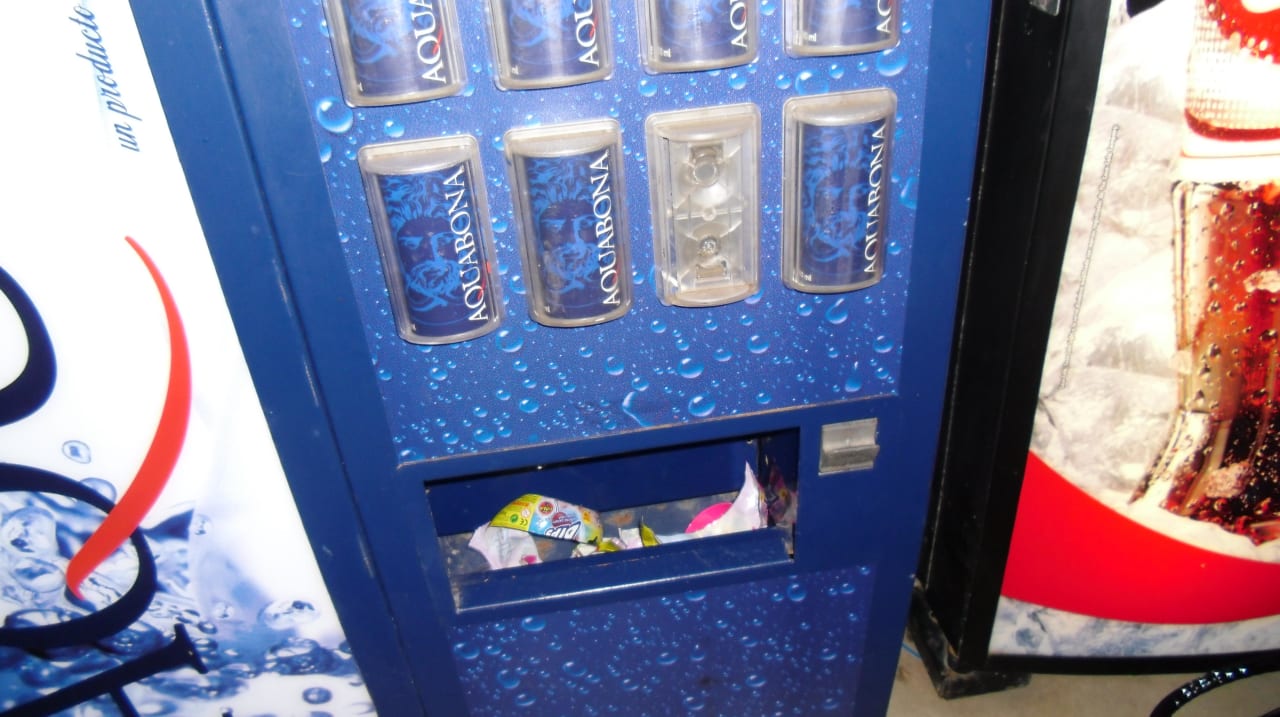 Getränkeautomat = Mülleimer FERGUS Style Bahamas
