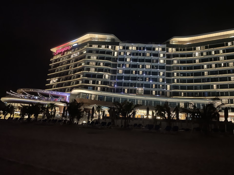 Außenansicht Hampton by Hilton Marjan Island