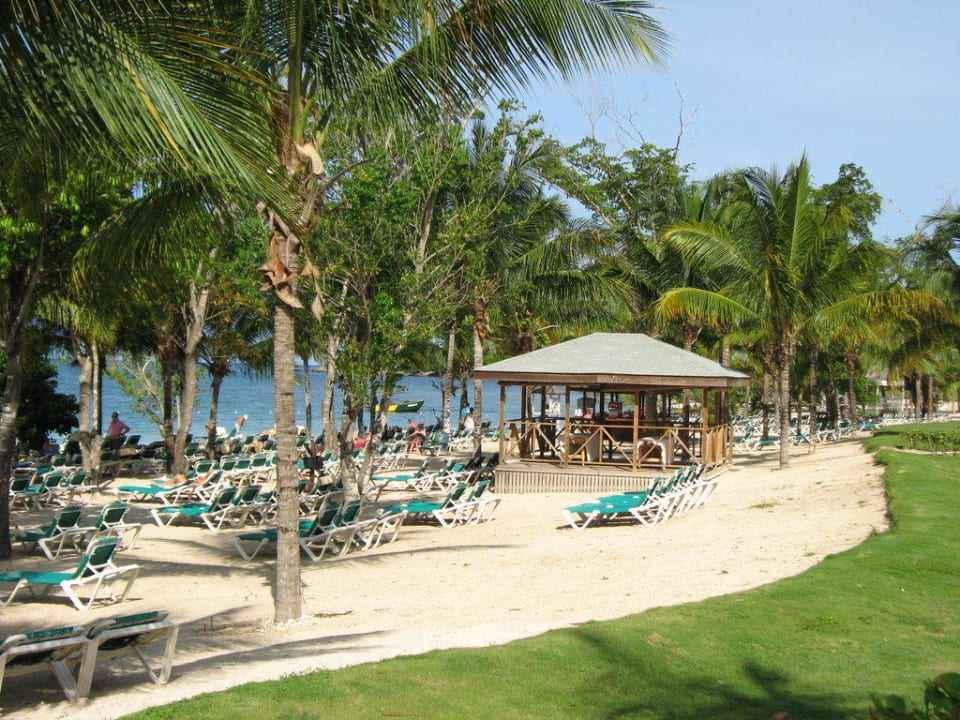 Strand mit Massagepavillon Hotel Riu Negril