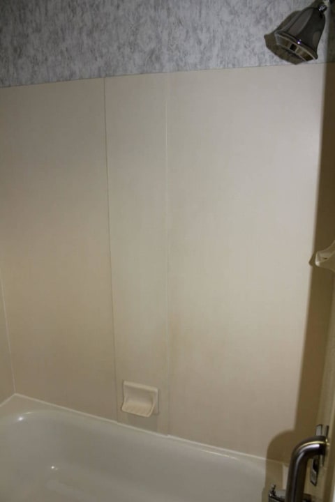 Duschbad Zi 202 Comfort Suites Visalia