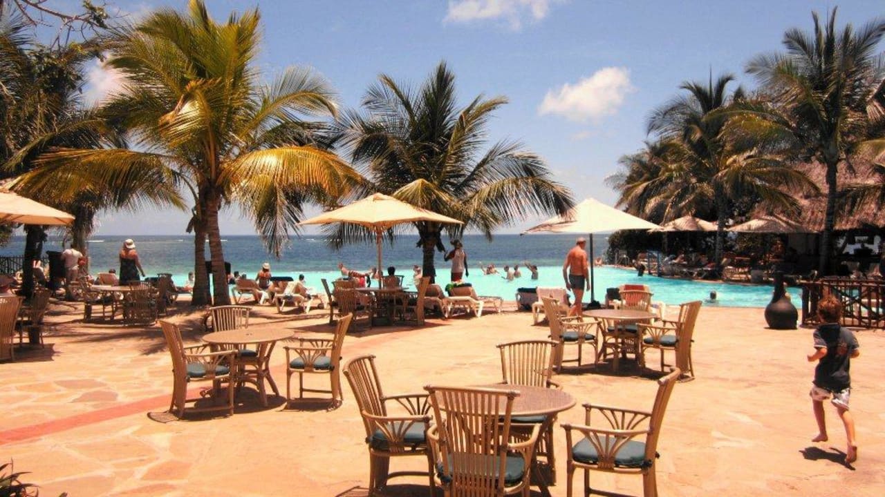 Pool Baobab Holiday Resort