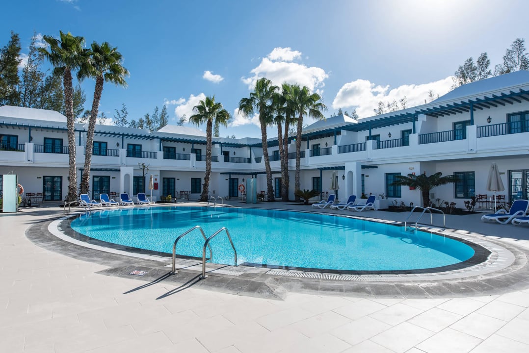 Pool Hotel THB Tropical Island