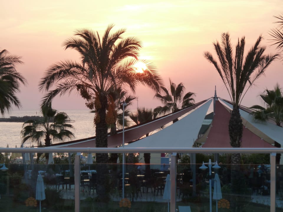 Blick zur Bar Annabella Diamond Hotel & Spa