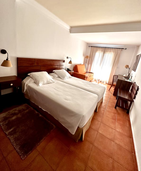 Zimmer Hotel Es Port