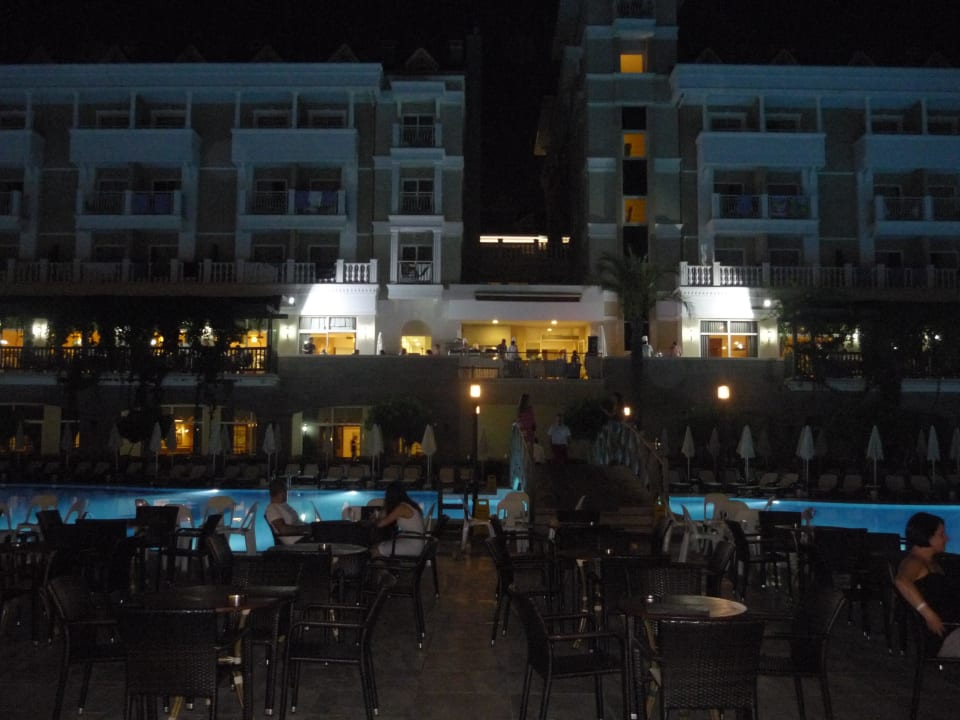 Pool und Bar bei Nacht Trendy Aspendos Beach Hotel