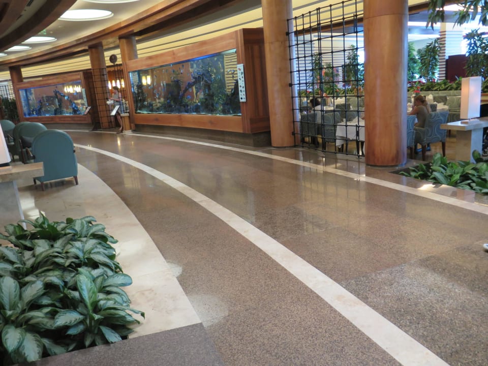 Seitlich vom Hauptrestaurant Gloria Serenity Resort