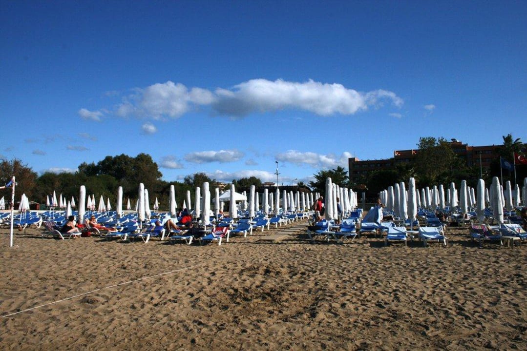 Liegebereich vom Meer aus Seaden Corolla Hotel