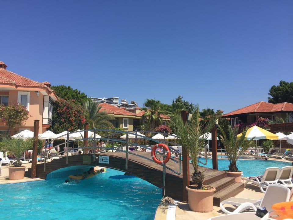 Pool Club Dizalya