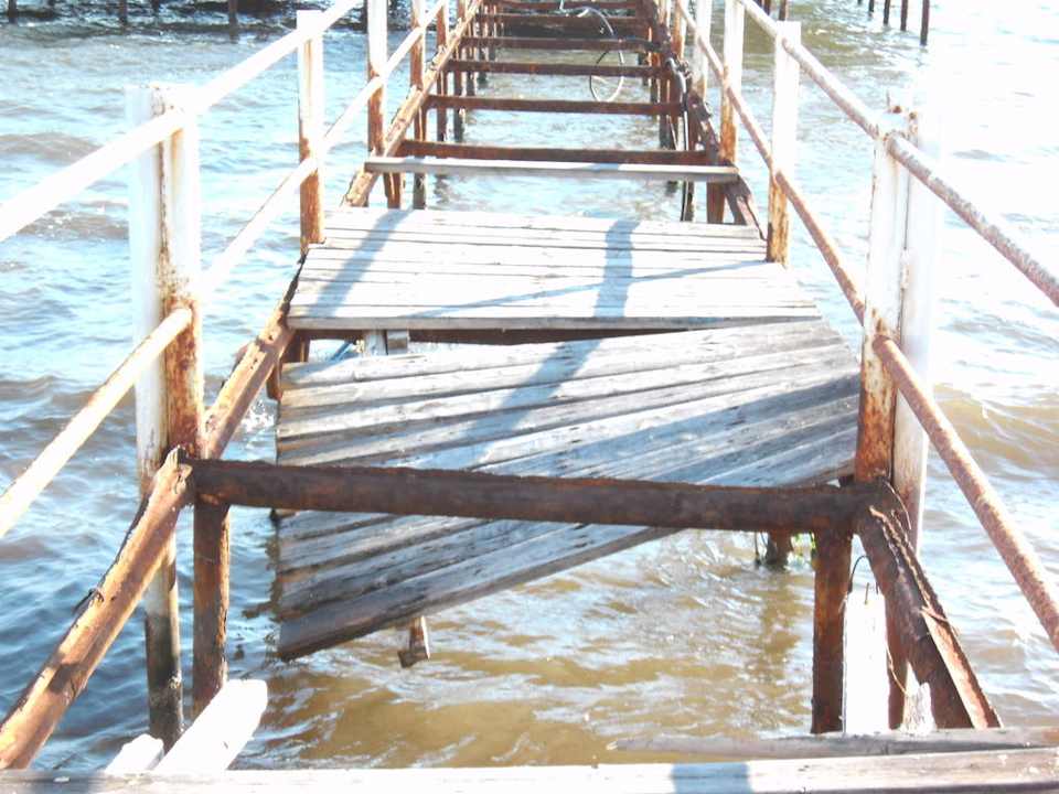 Verrostete Strandbar Alassio Hotel and Thalasso