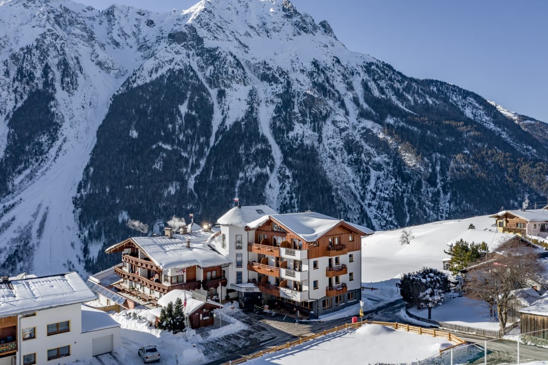Außenansicht Hotel Burgstein - alpin & lifestyle