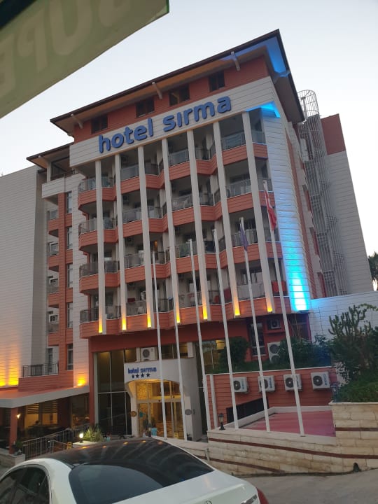Außenansicht Hotel Sirma