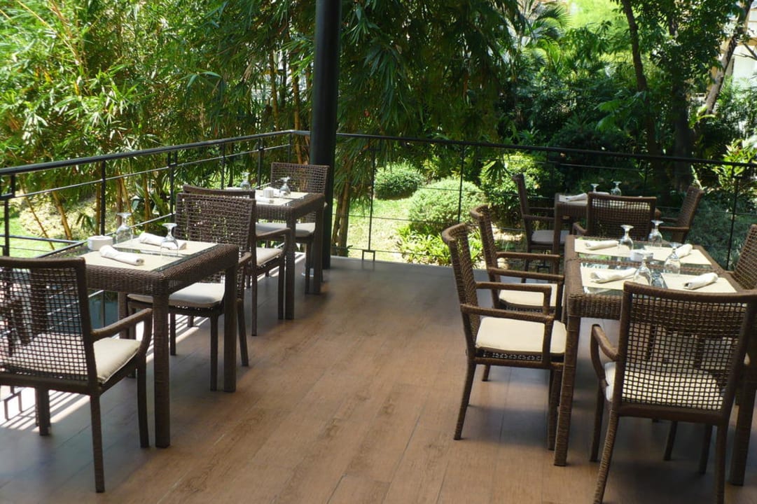 Frühstücksterrasse Seda Ayala Center Cebu