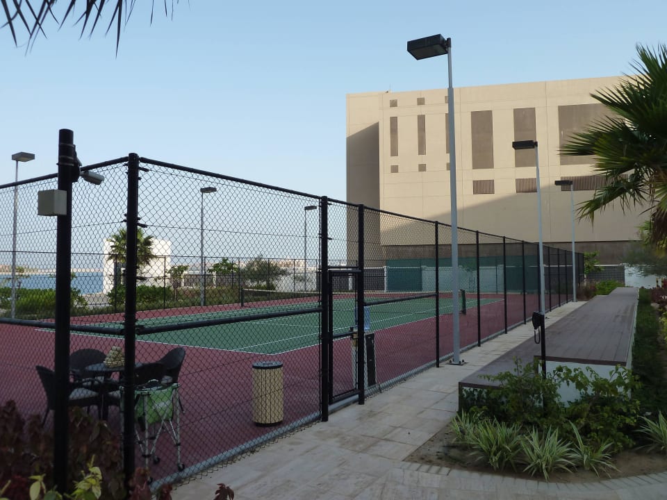 Tenniscourt Waldorf Astoria Dubai Palm Jumeirah