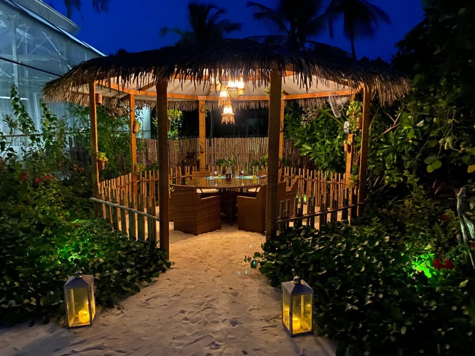 Gartenanlage Le Meridien Maldives Resort & Spa