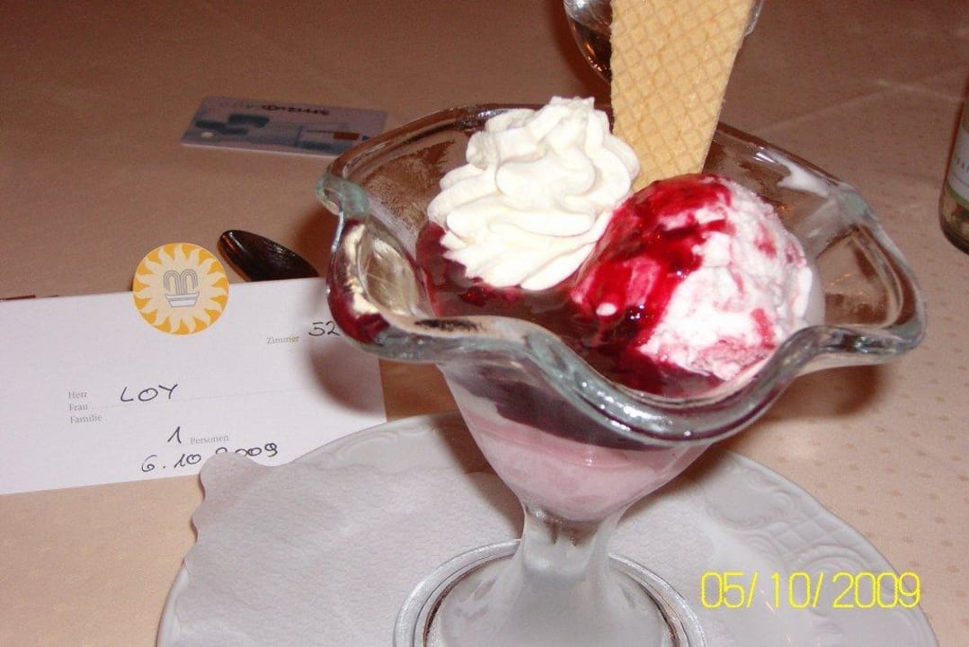 Eisbecher Hotel Österreichischer Hof