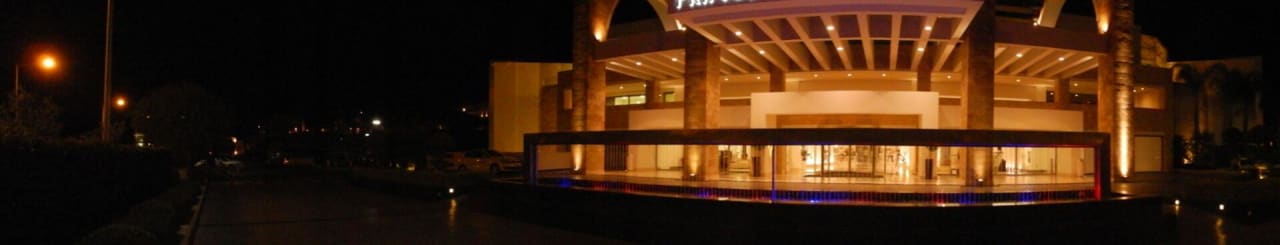 Frontansicht bei Nacht Princess Andriana Resort & Spa