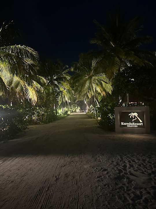 Zimmer Kuredu Island Resort & Spa