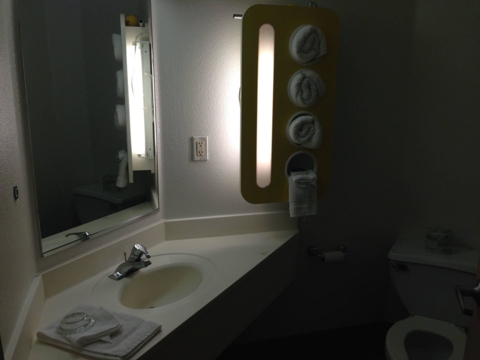 Bad Motel 6 Denver East Aurora