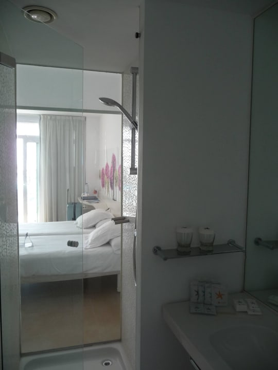 Das ZImmer vom Eingang gesehen Iberostar Waves Bahia de Palma