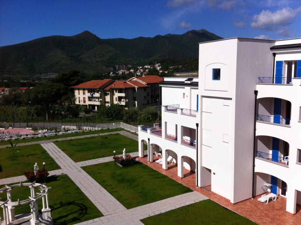 Blick vom Balkon Ai Pozzi Village Hotel & Resort