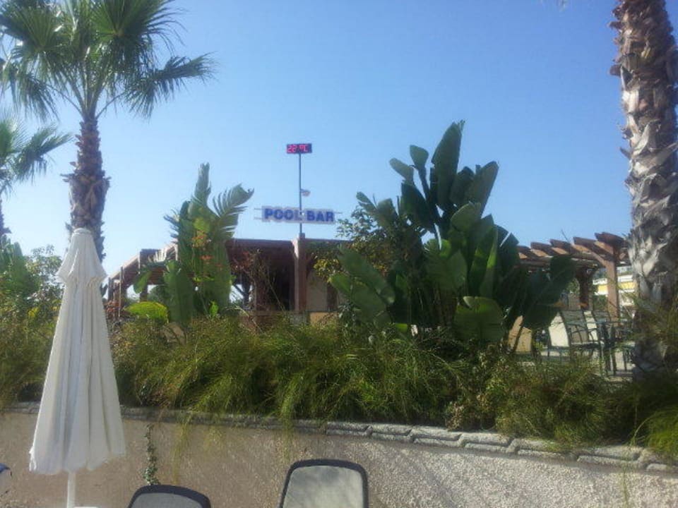 Auf die Poolbar Diamond Excellence Resort & Spa