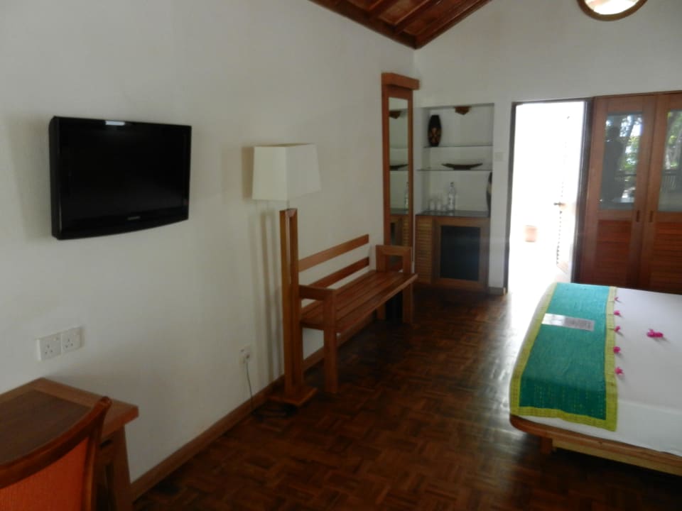 Fernseher NH Collection Maldives Reethi Resort