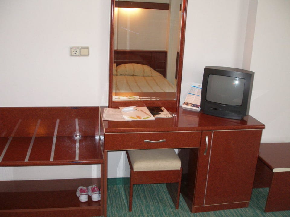 Room TV set and table Aydinbey Gold Dreams