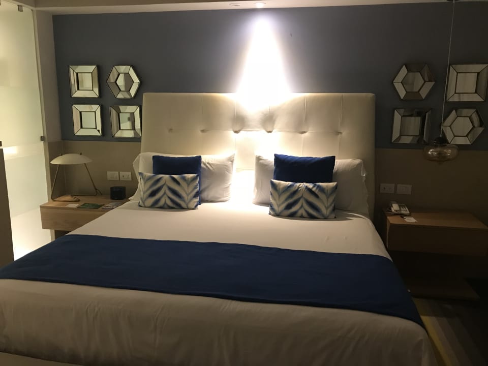 Schönes großes Bett Catalonia Playa Maroma