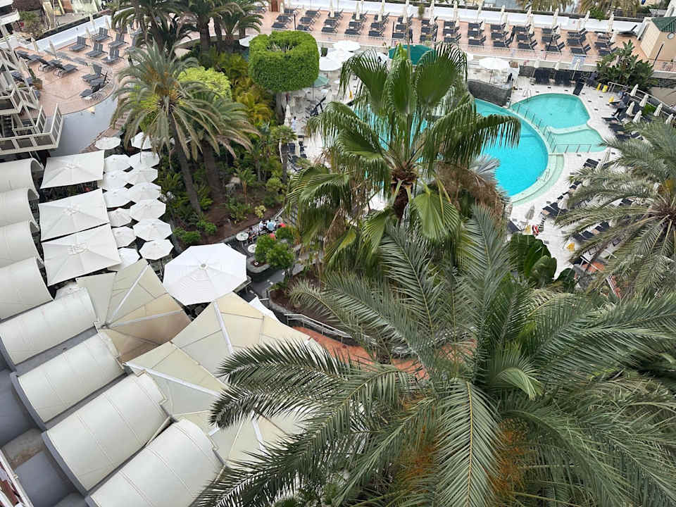 Pool Seaside Hotel Sandy Beach
