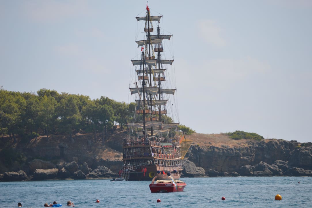 Piratenschiff in der Bucht Hotel Gardenia Beach