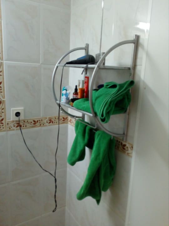 Zimmer Corona Roja