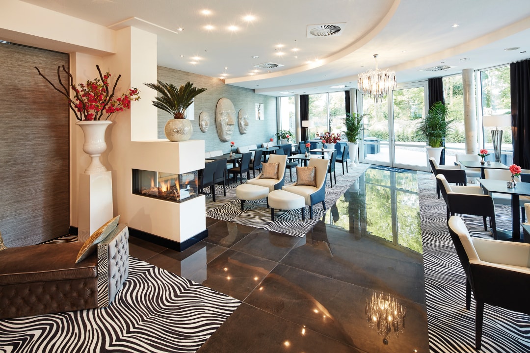 Lobby Kurhaus salinenparc - Design Boutique Hotel