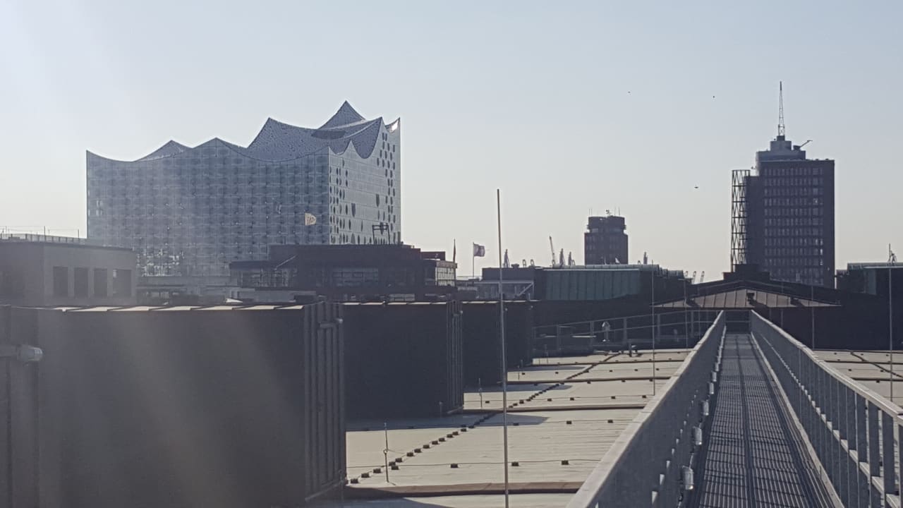 Ausblick AMERON Hamburg Hotel Speicherstadt