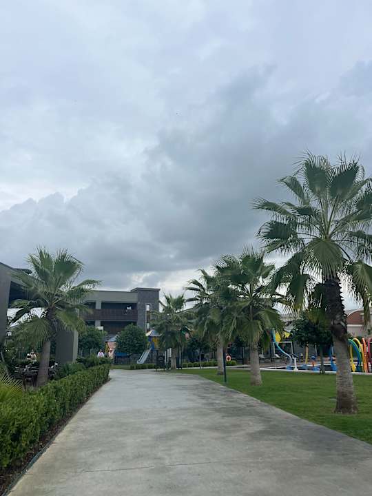 Gartenanlage Jacaranda Luxury Resort