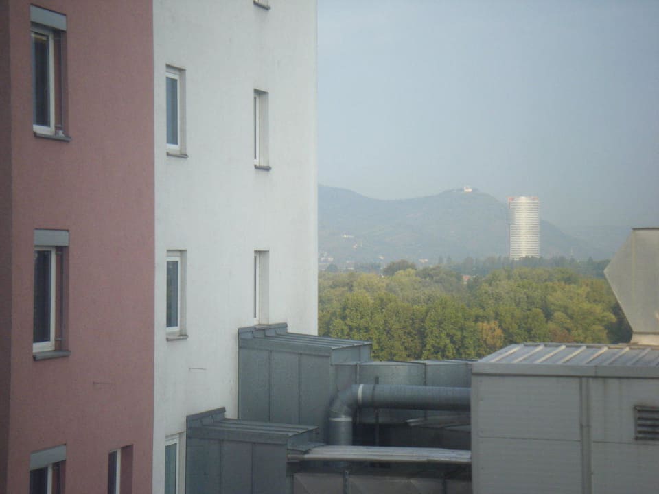 Ausblick vom 10. Stock auf den Donaupark NH Danube City